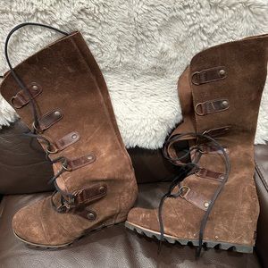Sorel lace up boots. Soft suede size 7.5